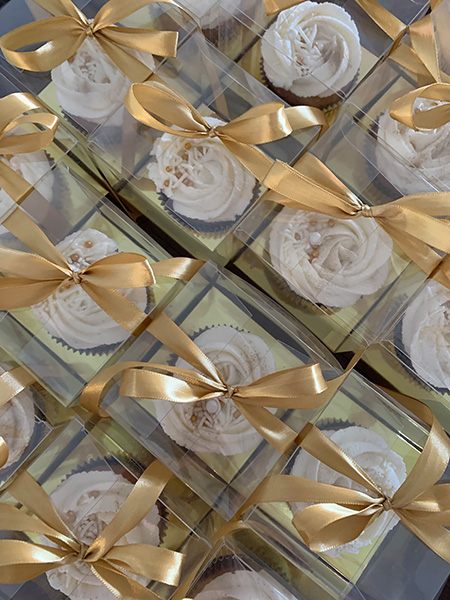 Cupcakes caja dorada